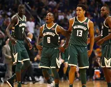 Uzi巅峰对决,字母哥与80激战利物浦分钟,绝杀胜负难料! Uzi巅峰对决,字母哥与80激战利物浦分钟,绝杀胜负难料!